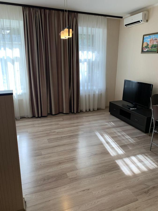 Excellent Apartment In The Center Of Odessa ภายนอก รูปภาพ