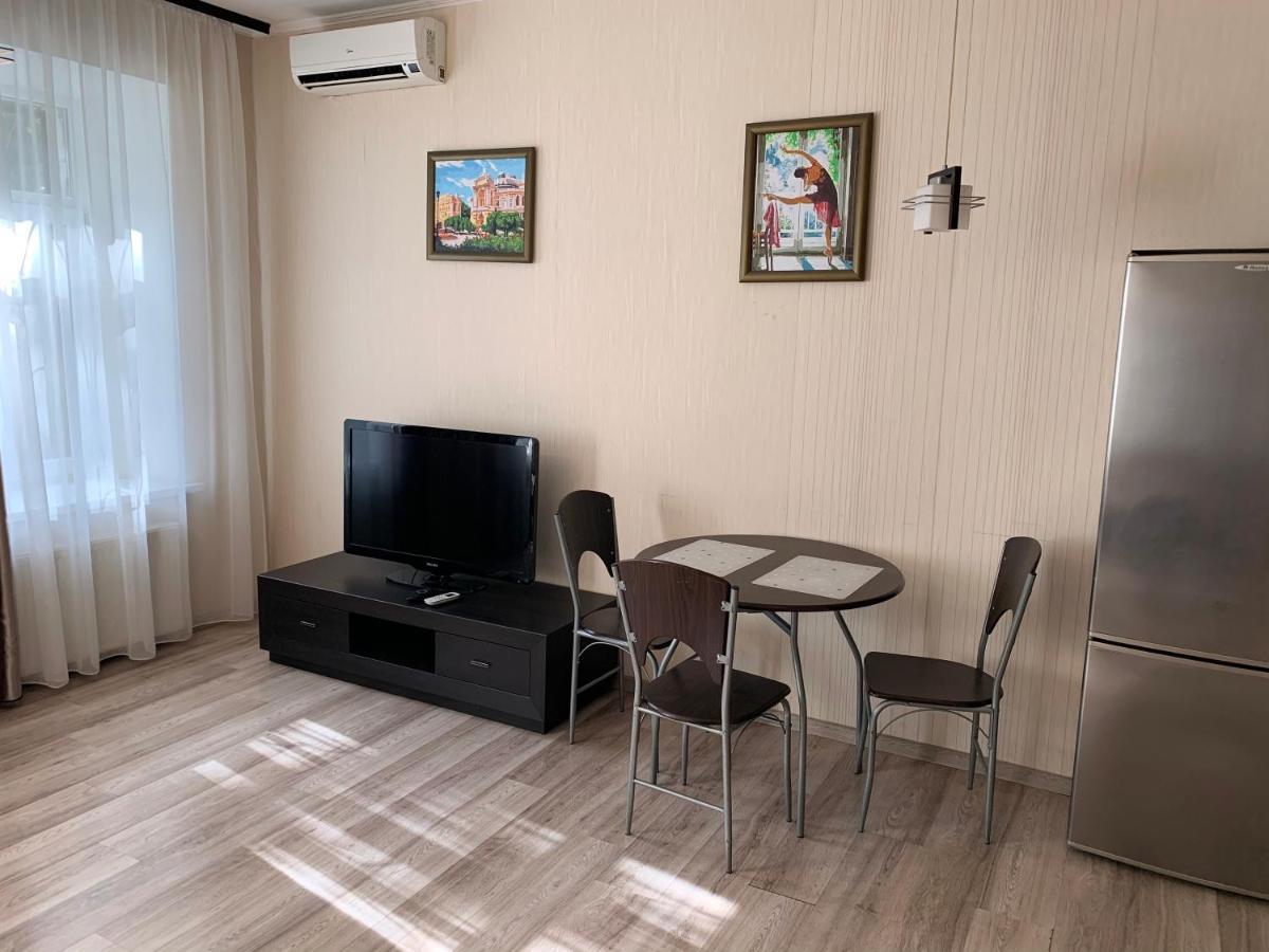 Excellent Apartment In The Center Of Odessa ภายนอก รูปภาพ